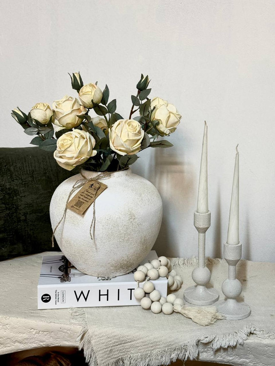 کاربرد محصولات: 🪴 گلدان دکوری مناسب میز جلو مبلی، کنسول، شلف و کتابخانه قابل استفاده با گل مصنوعی یا طبیعی خشک 🕯 جاشمعیهای دکوری مناسب میز پذیرایی، میز ناهارخوری و کنسول قابل استفاده با شمع یا بهصورت دکوری